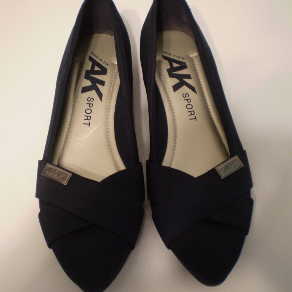 ANNE KLEIN SPORT NAVY BLUE FLATS SZ 7.5 M